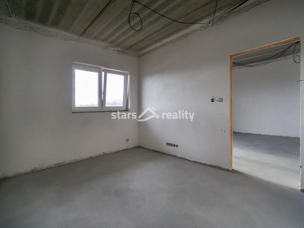 Prodej RD se 3 byty, 1x kancelář a 2 x garáž, pozemek 957 m2, Netovice okr. Kladno