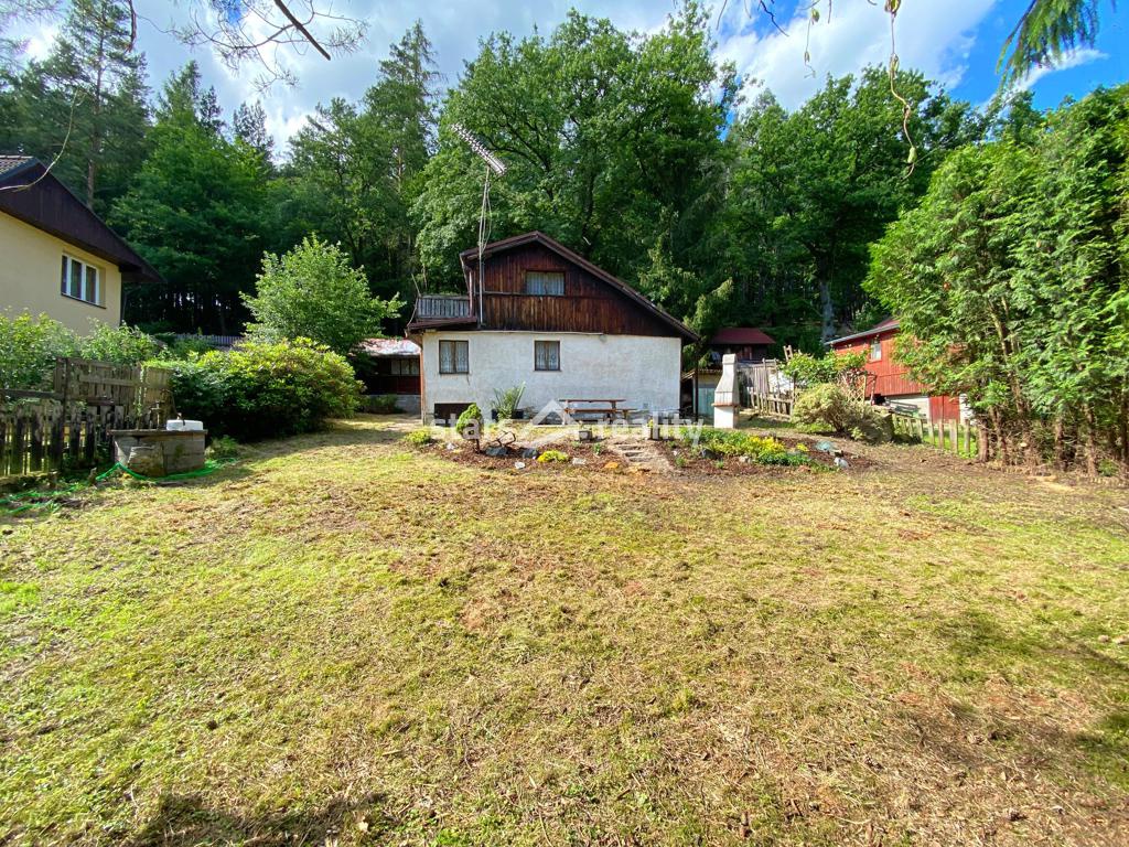 Prodej chaty 3+kk, 480 m2 pozemek Černé Voděrady - okr. Praha - východ