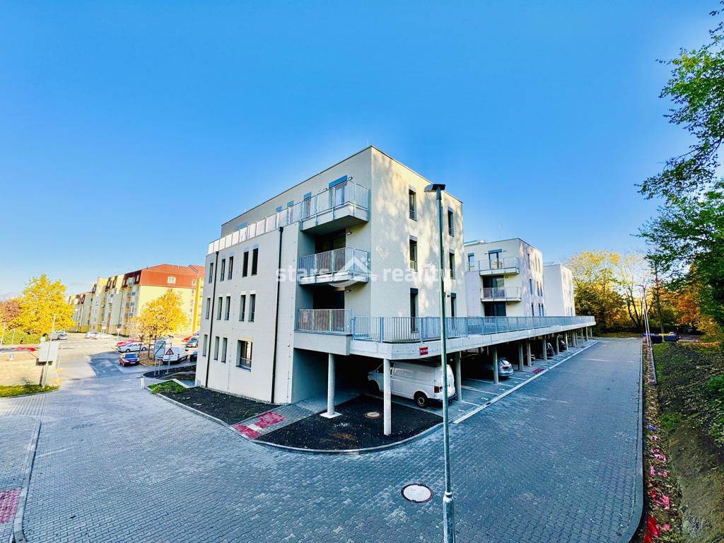 Pronájem bytu 1+kk 33 m2 + terasa 12 m2 + stání, Odolena Voda ul. Pod Sokolákem