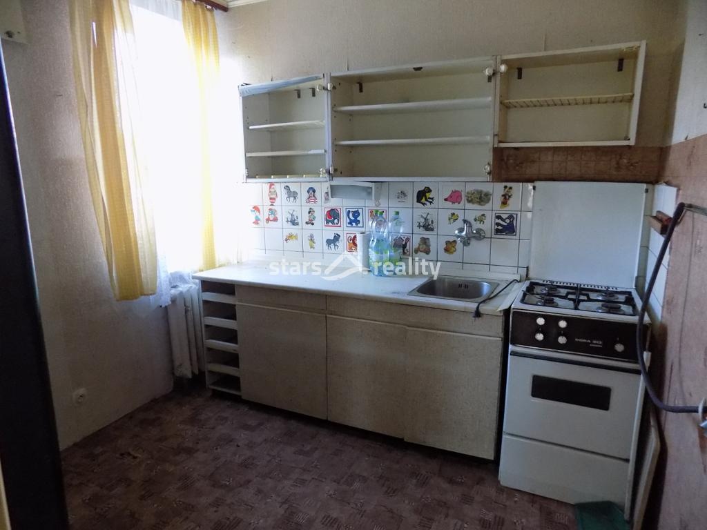 Prodej bytu 3+1/L, 61 m2, s garáží, Praha - Hostivař