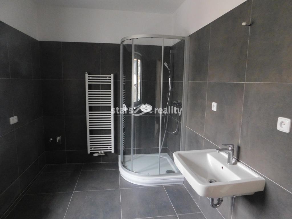 Prodej novostavby 5+kk, pozemek 800 m², Vinařice