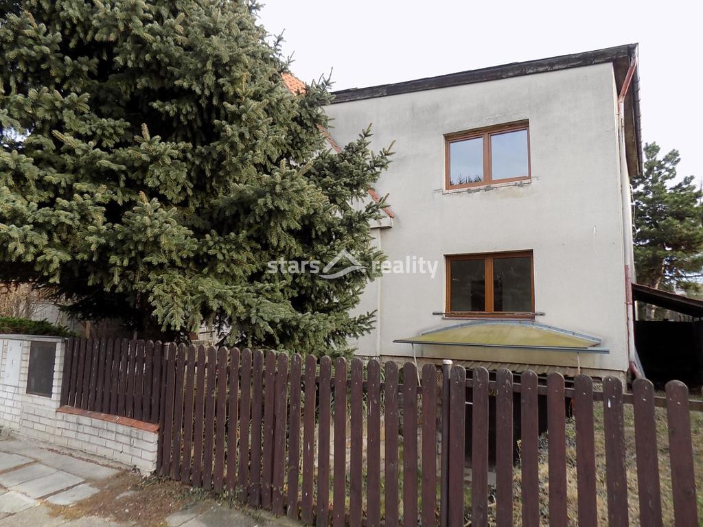 Pronájem bytu 3+1 v rodinném domě se zahradou v Čelákovicích