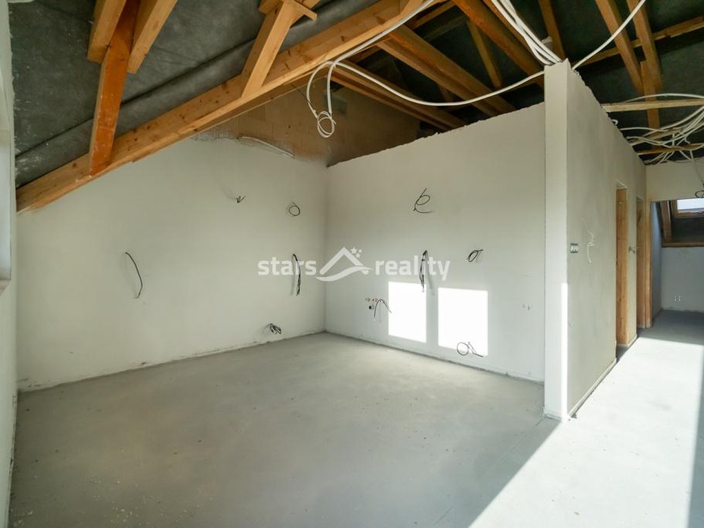 Prodej RD se 3 byty, 1x kancelář a 2 x garáž, pozemek 957 m2, Netovice okr. Kladno