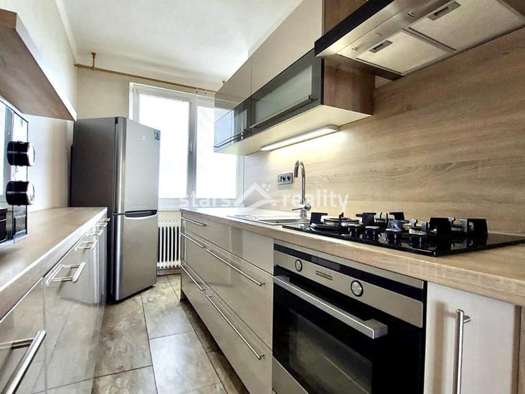 Prodej bytu 2+1/B, OV, 51 m2 ul. Plzeňská České Budějovice (Pražské sídliště)