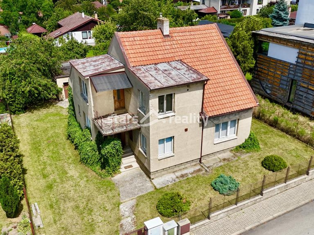 Prodej rodinného domu 4+1 se zahradou 870 m², Zlosyň, okres Mělník