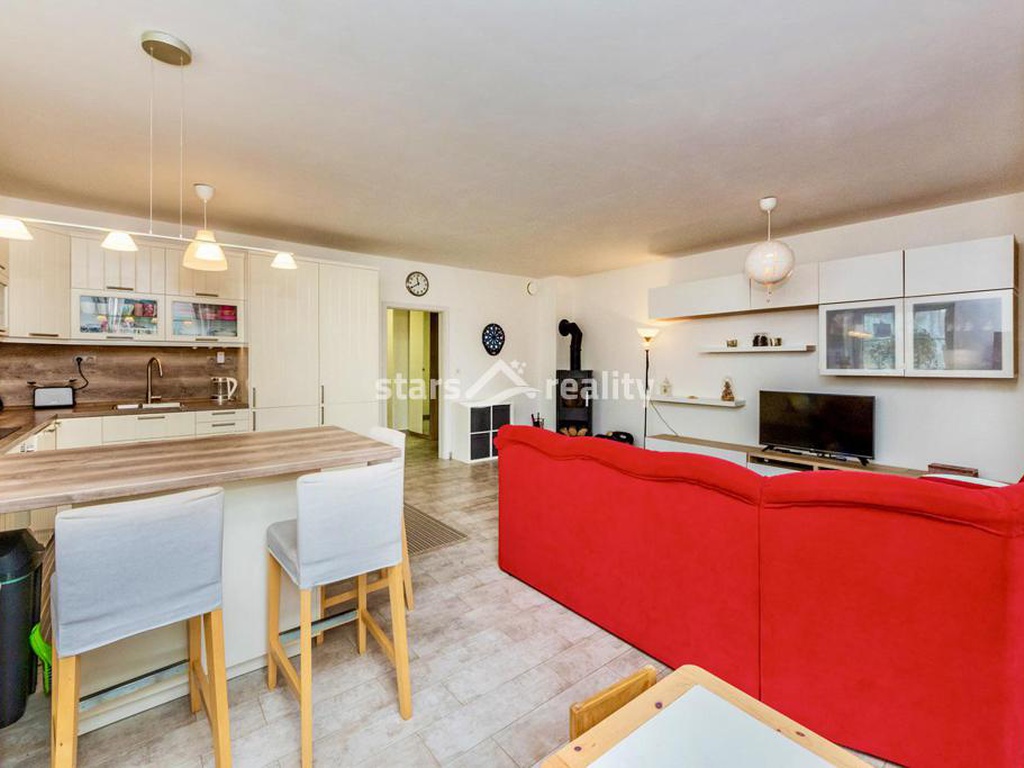 Prodej krajového RD 5+kk, pozemek 246 m2, Lomená - Veltrusy