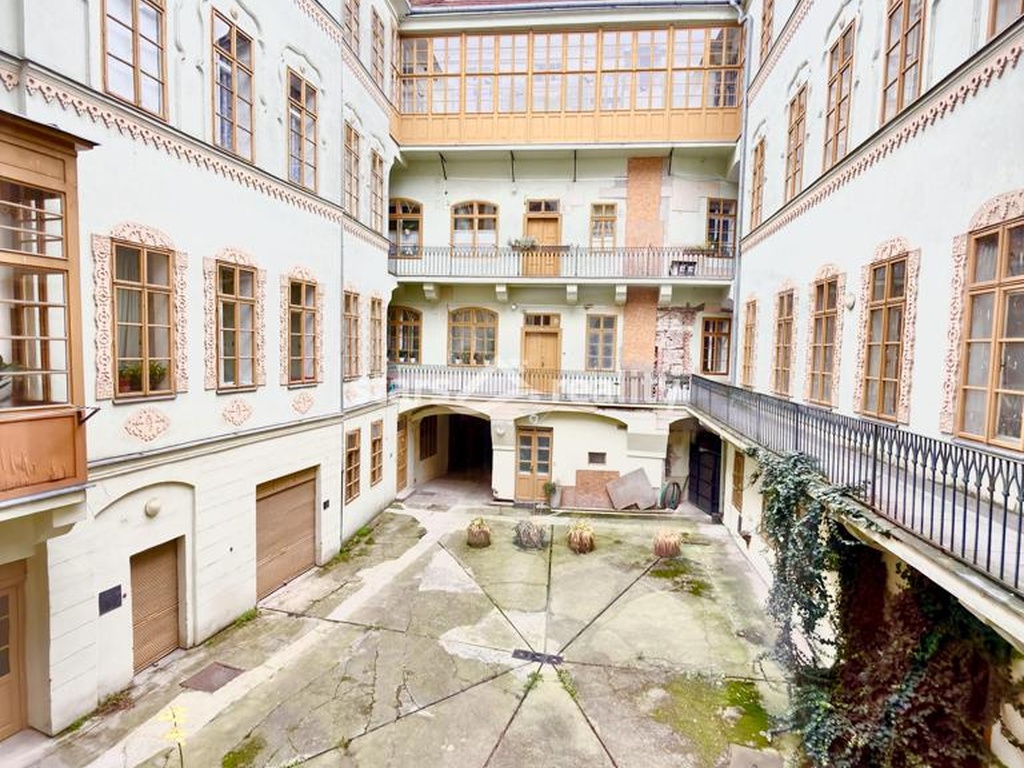 Prodej bytu 2+1, 30 m2, OV, Praha 1, ul. Smetanovo nábřeží