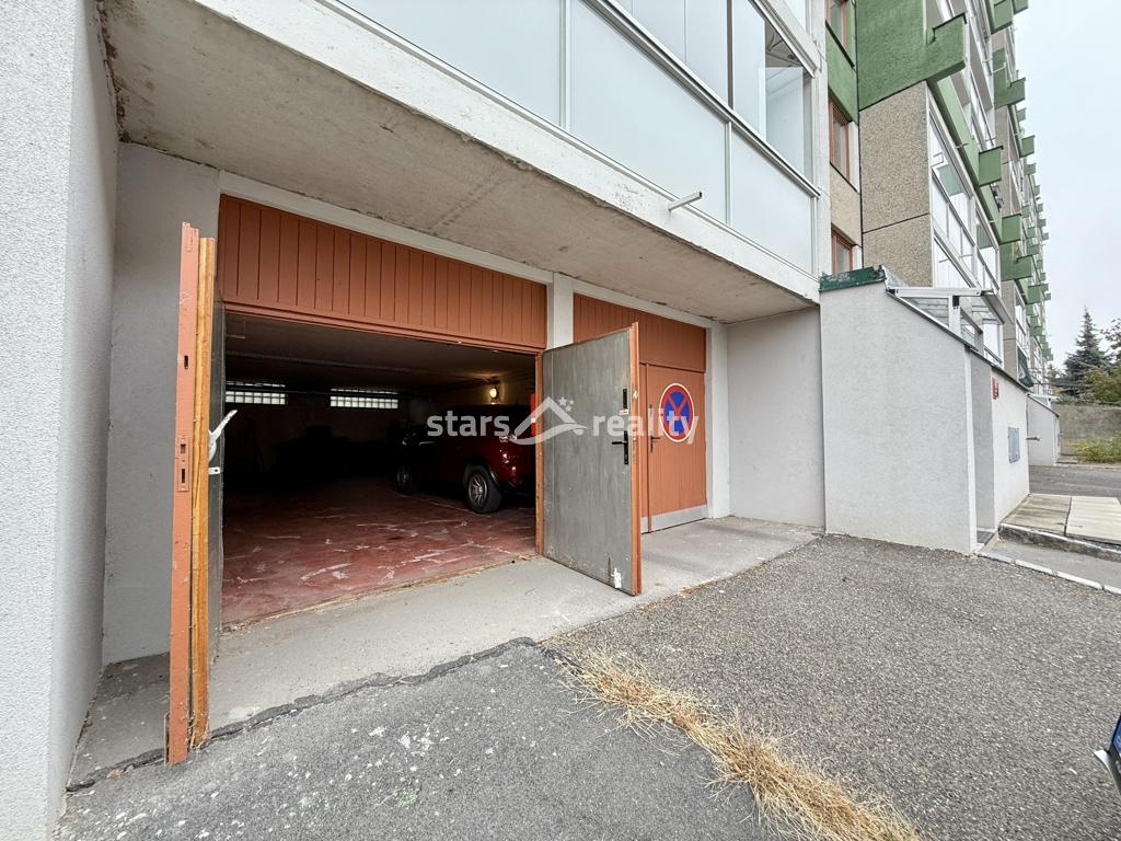 Pronájem bytu 3+1/L, 80m2 s možností garážového stání - ul.Děčínská Praha 9