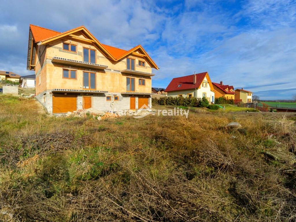 Prodej RD se 3 byty, 1x kancelář a 2 x garáž, pozemek 957 m2, Netovice okr. Kladno