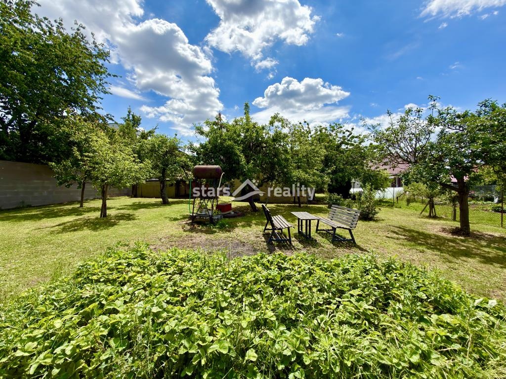Prodej rodinného domu 4+1 se zahradou 870 m², Zlosyň, okres Mělník