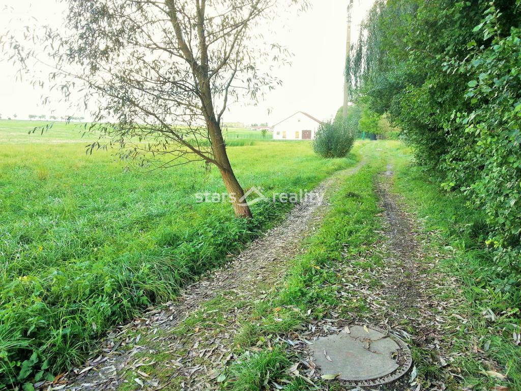 Prodej pozemku na výstavbu  RD o výměře 4660 m2 v obci Buštěhrad