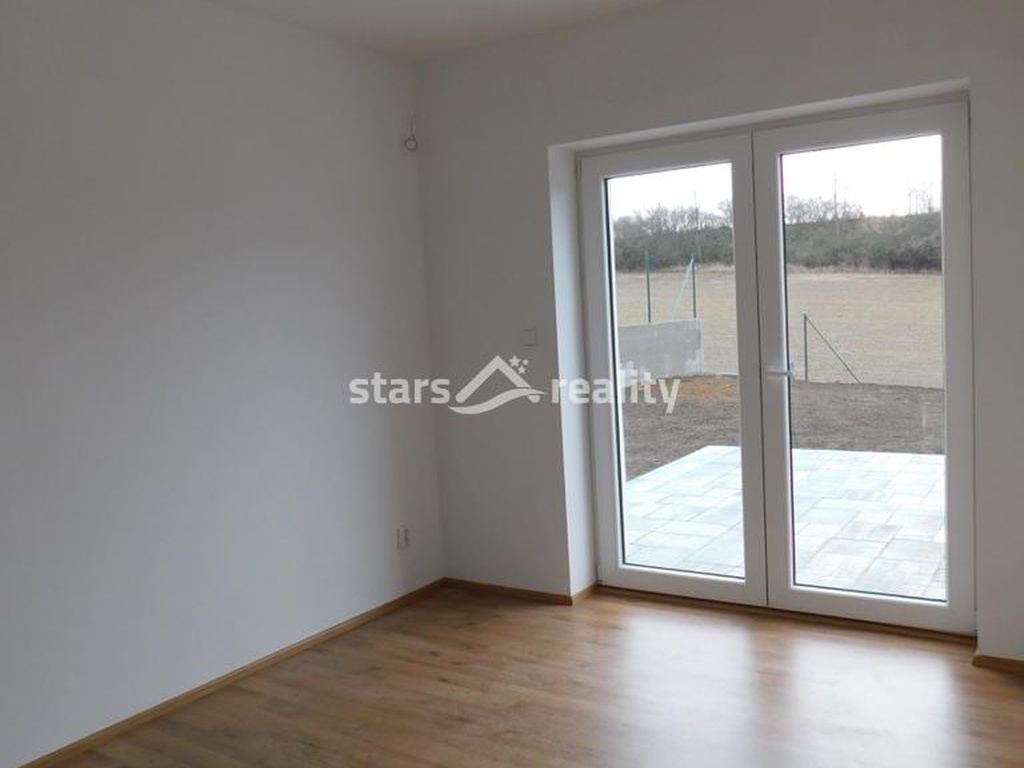 Prodej novostavby 5+kk, pozemek 800 m², Vinařice