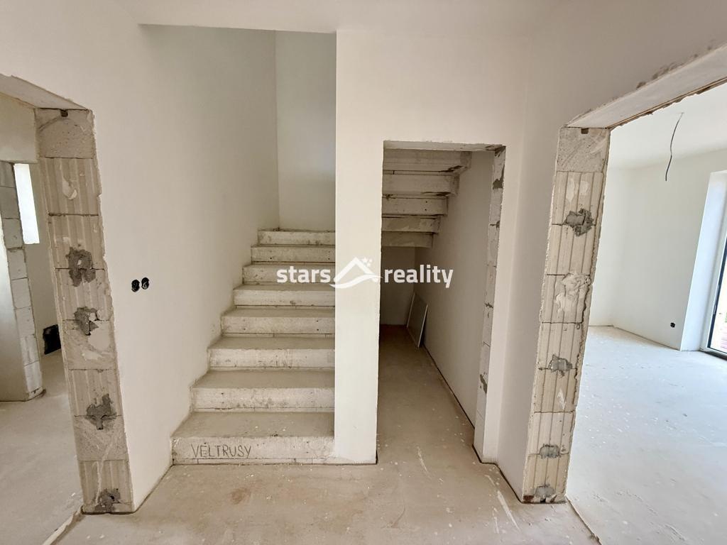 Prodej novostavby RD 5+kk s garáží, Veltrusy okr. Mělník