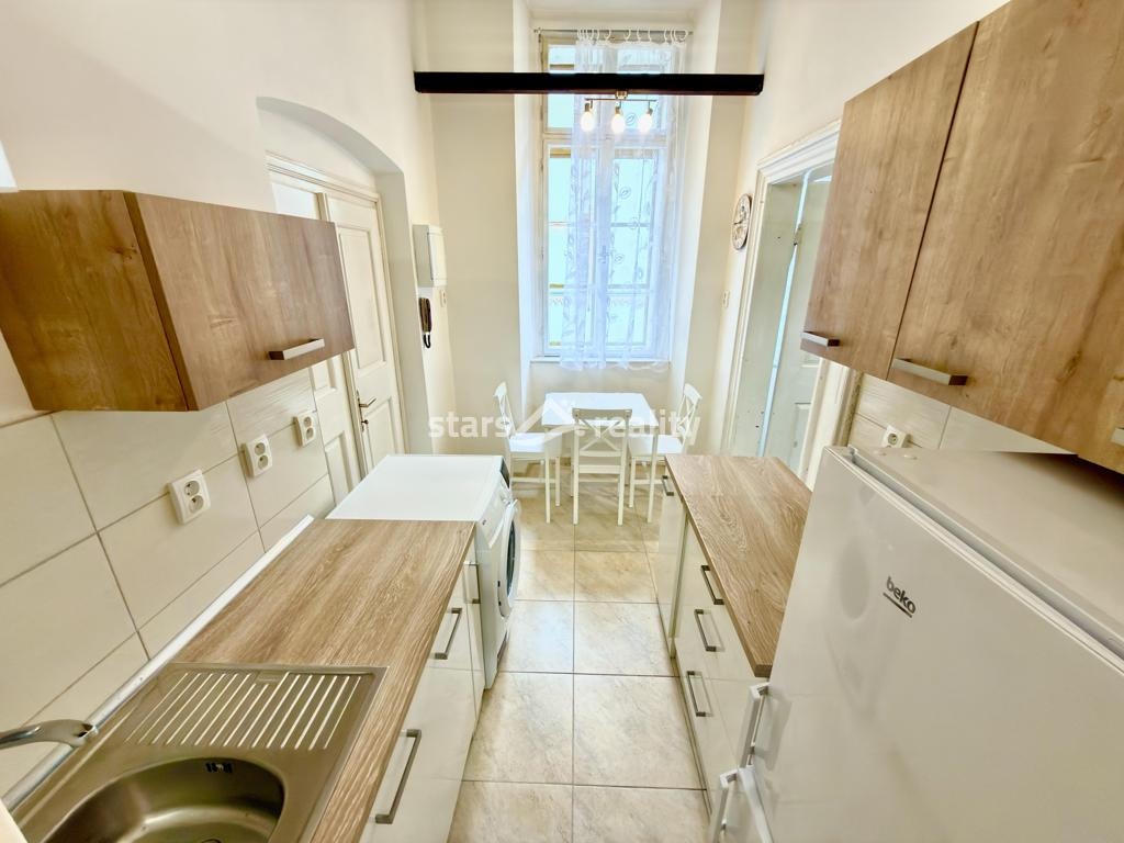 Prodej bytu 2+1, 30 m2, OV, Praha 1, ul. Smetanovo nábřeží