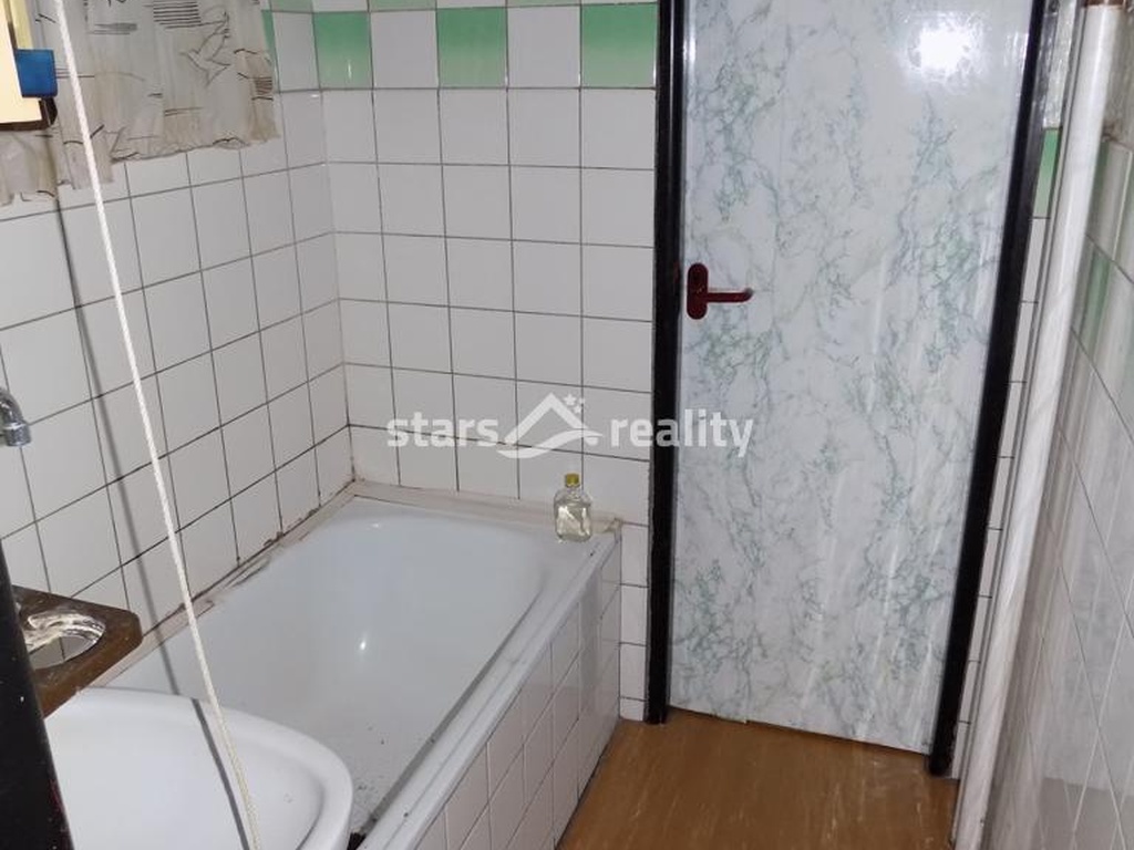 Prodej bytu 3+1/L, 61 m2, s garáží, Praha - Hostivař