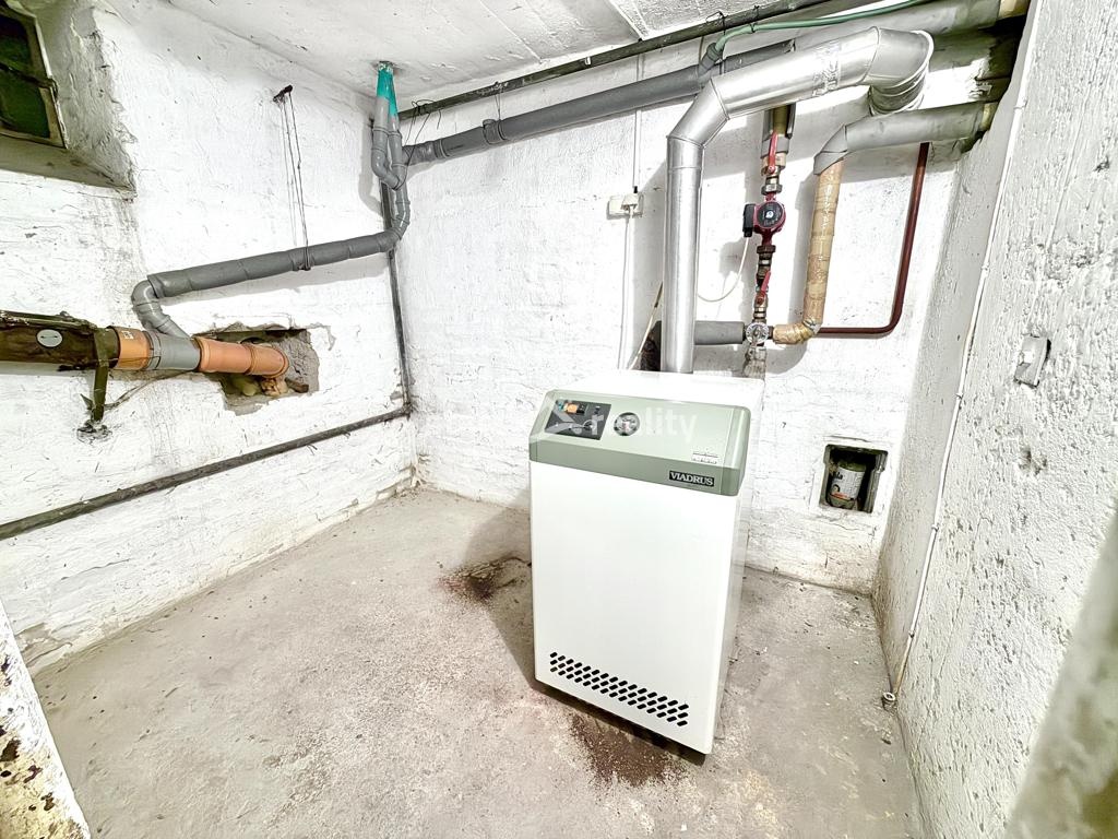 Prodej rodinného domu 4+1 se zahradou 870 m², Zlosyň, okres Mělník