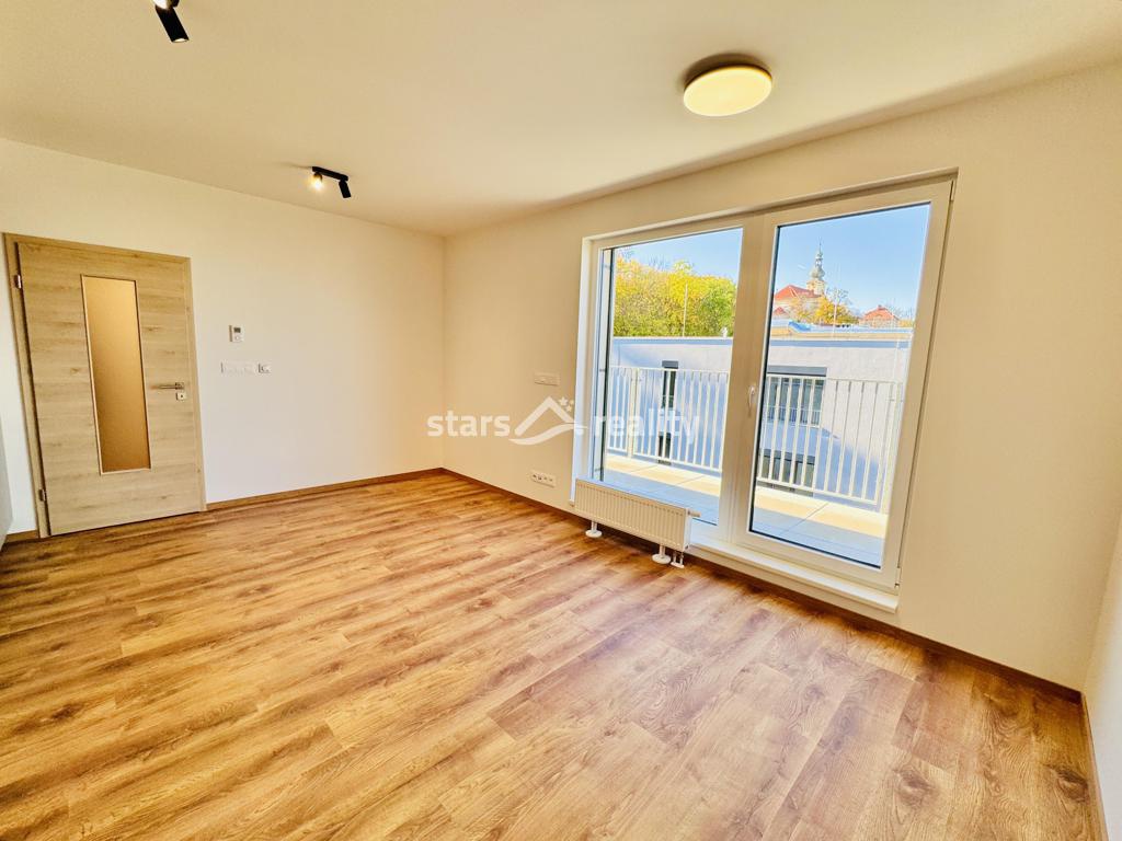 Pronájem bytu 1+kk 33 m2 + terasa 12 m2 + stání, Odolena Voda ul. Pod Sokolákem