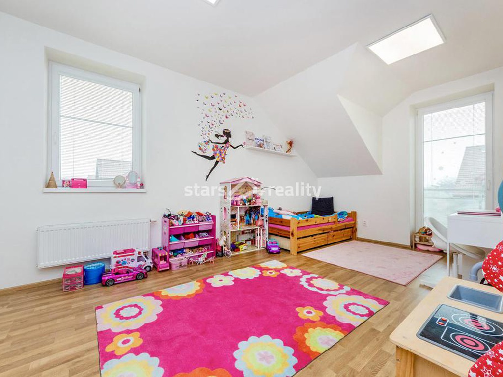 Prodej krajového RD 5+kk, pozemek 246 m2, Lomená - Veltrusy