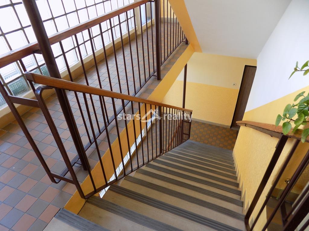 Prodej bytu 3+1/L, 61 m2, s garáží, Praha - Hostivař