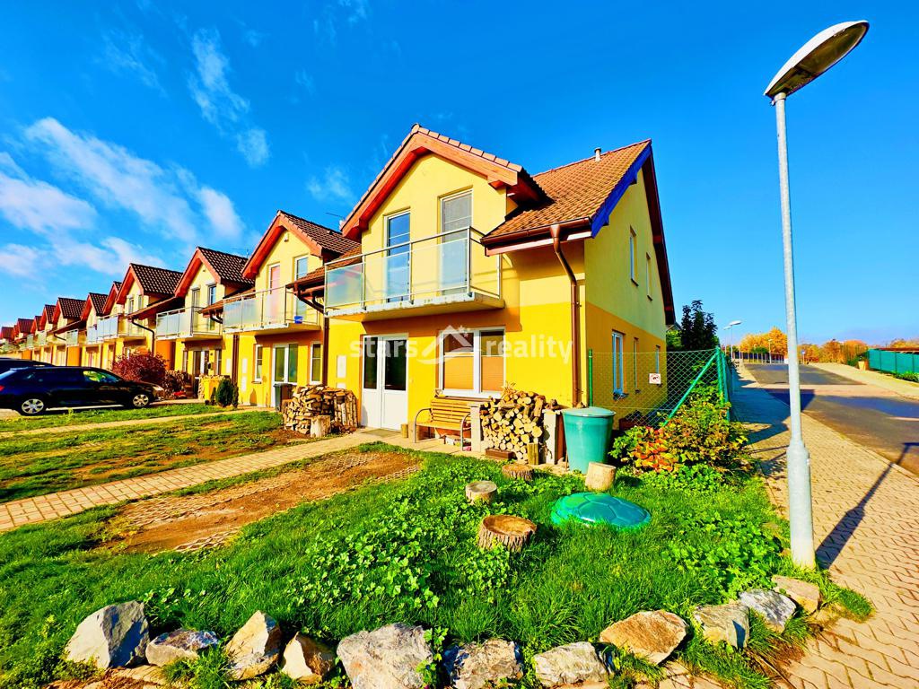 Prodej krajového RD 5+kk, pozemek 246 m2, Lomená - Veltrusy