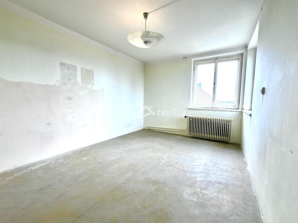 Prodej rodinného domu 4+1 se zahradou 870 m², Zlosyň, okres Mělník