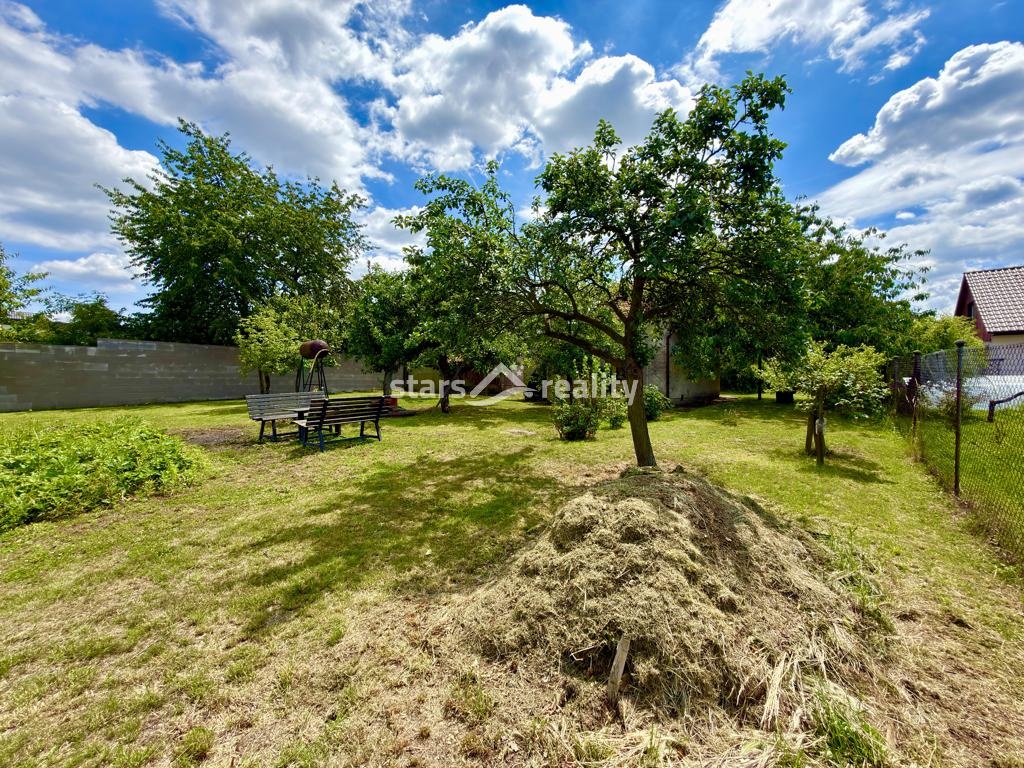 Prodej rodinného domu 4+1 se zahradou 870 m², Zlosyň, okres Mělník