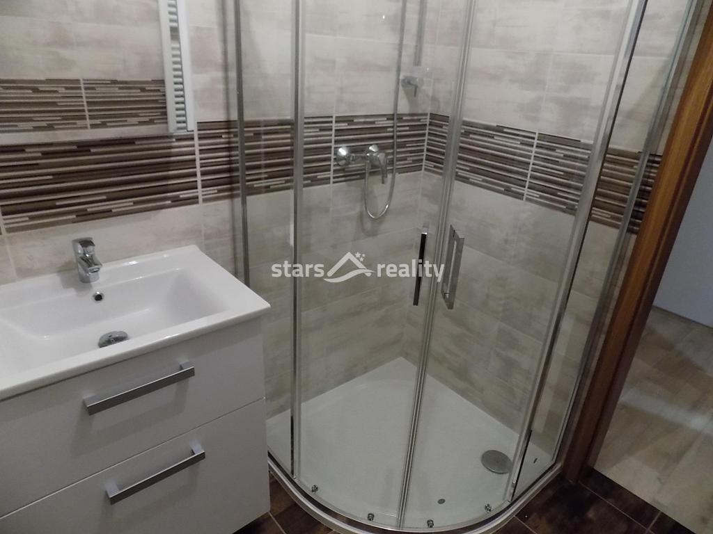 Pronájem bytu 3+1 v rodinném domě se zahradou v Čelákovicích