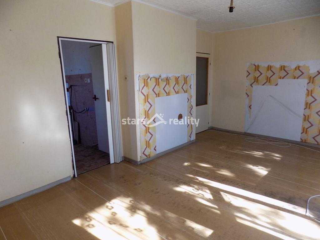 Prodej bytu 3+1/L, 61 m2, s garáží, Praha - Hostivař