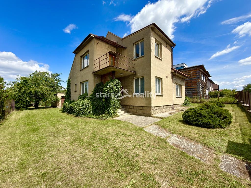 Prodej rodinného domu 4+1 se zahradou 870 m², Zlosyň, okres Mělník