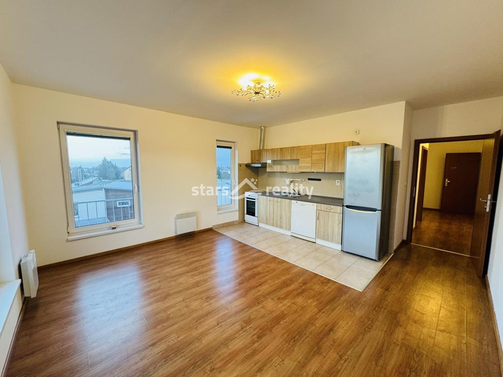 Pronájem bytu 2+kk 46m2, Bášť ul. Hlavní