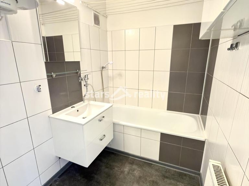 Prodej bytu 3+1, 75 m2, OV, ul. Jarní - Úžice