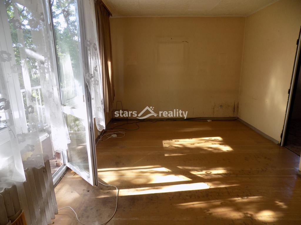 Prodej bytu 3+1/L, 61 m2, s garáží, Praha - Hostivař