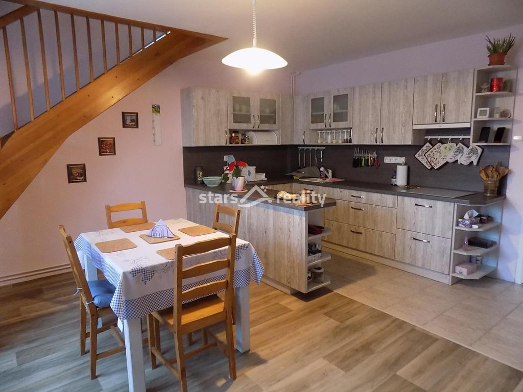 Prodej rodinného domu 5+1, Sány