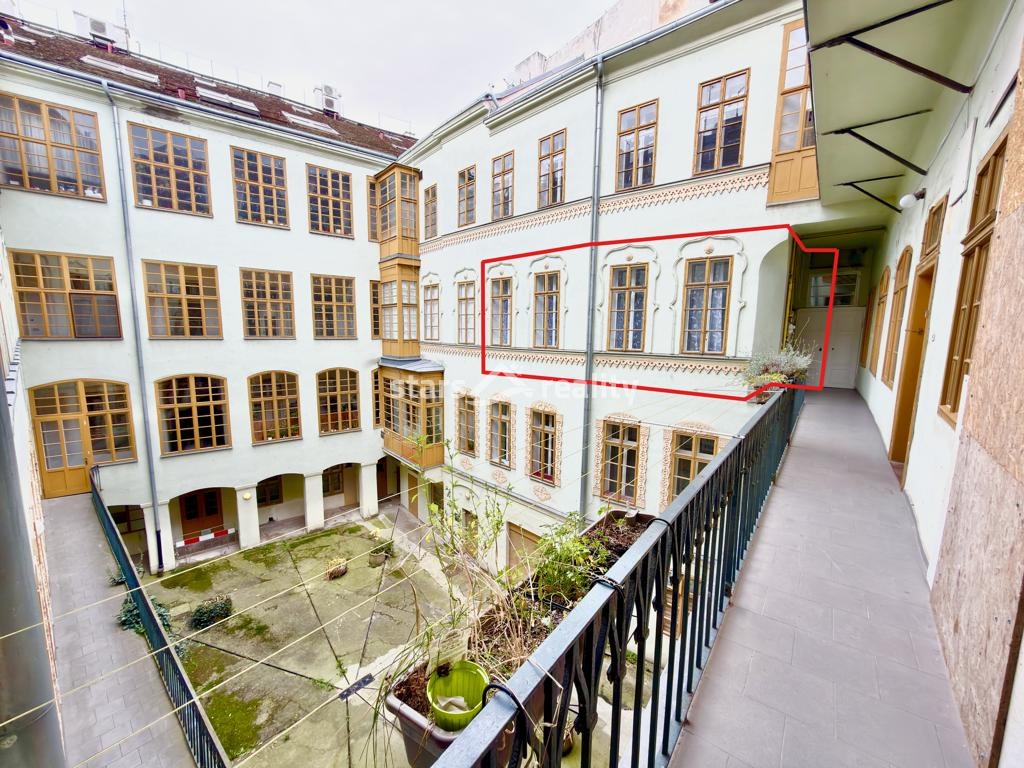 Prodej bytu 2+1, 30 m2, OV, Praha 1, ul. Smetanovo nábřeží