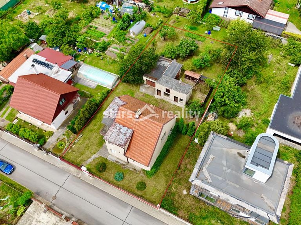 Prodej rodinného domu 4+1 se zahradou 870 m², Zlosyň, okres Mělník
