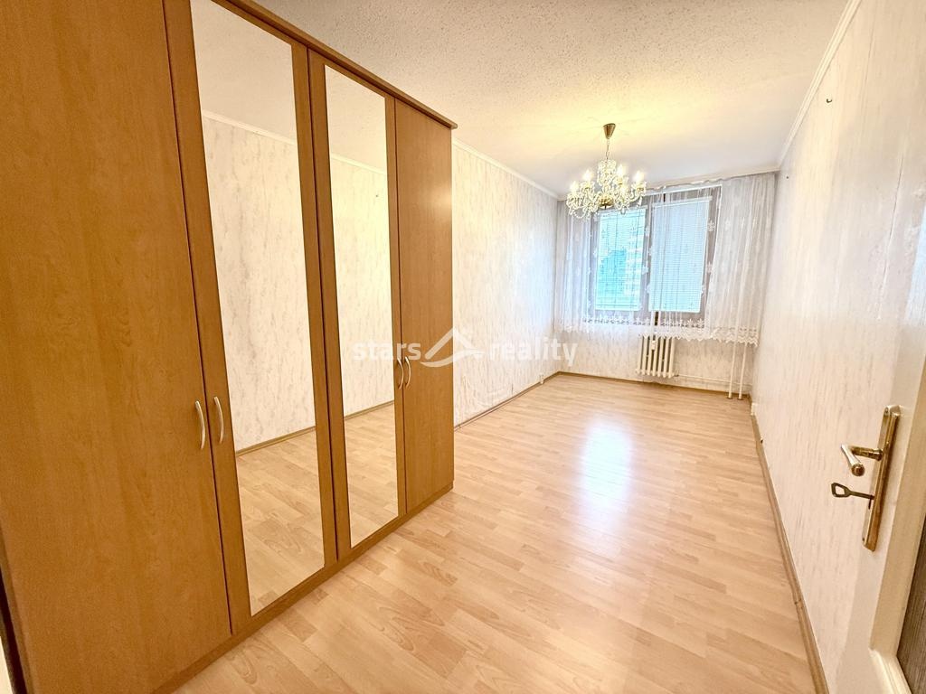 Pronájem bytu 3+1/L, 80m2 s možností garážového stání - ul.Děčínská Praha 9