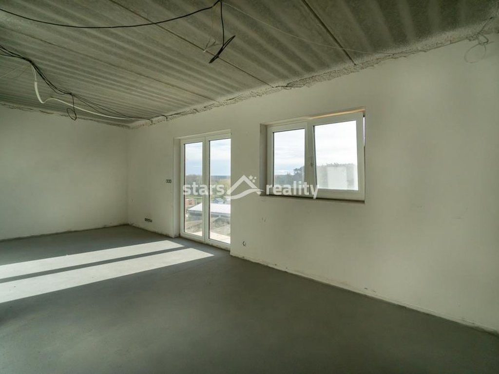Prodej RD se 3 byty, 1x kancelář a 2 x garáž, pozemek 957 m2, Netovice okr. Kladno