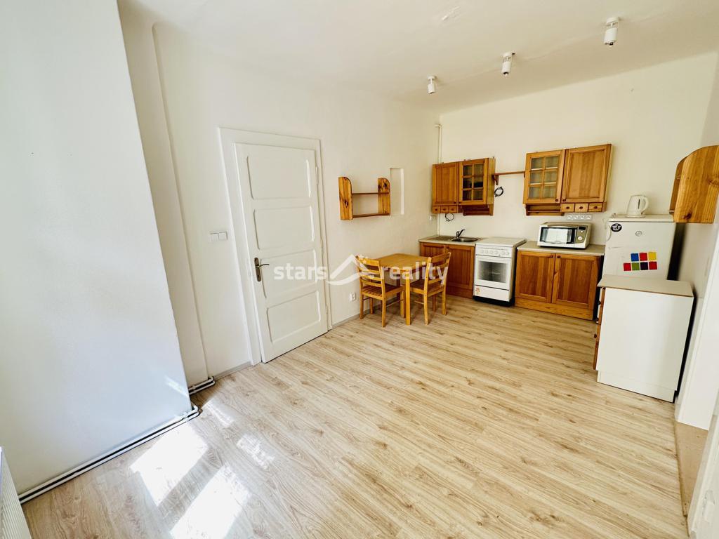 Pronájem bytu 1+1, 50 m2, Praha ul. Bořivojova