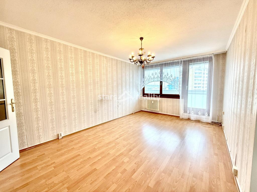 Pronájem bytu 3+1/L, 80m2 s možností garážového stání - ul.Děčínská Praha 9
