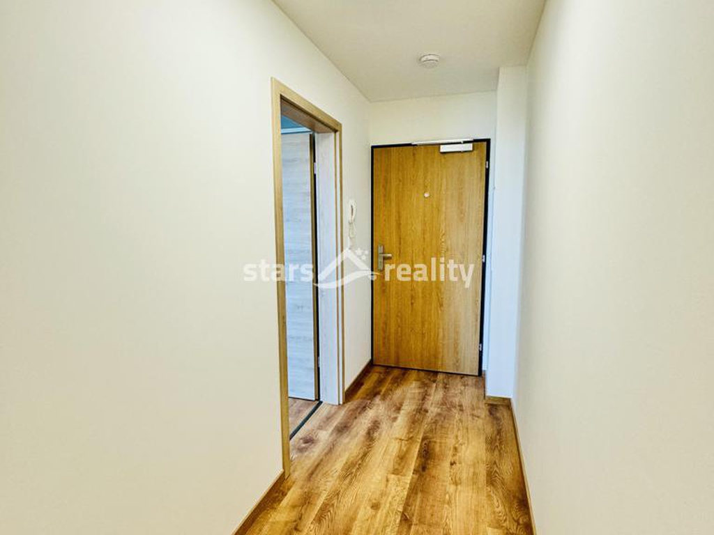 Pronájem bytu 1+kk 33 m2 + terasa 12 m2 + stání, Odolena Voda ul. Pod Sokolákem