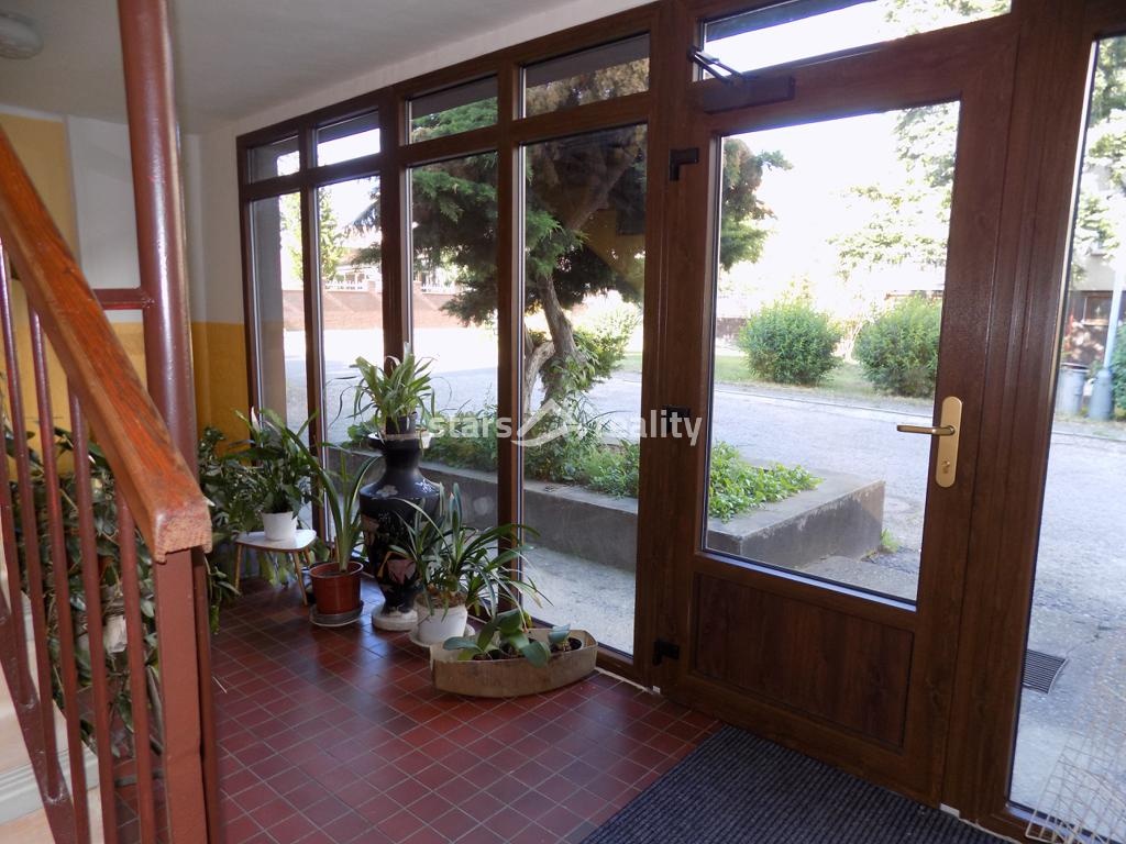 Prodej bytu 3+1/L, 61 m2, s garáží, Praha - Hostivař