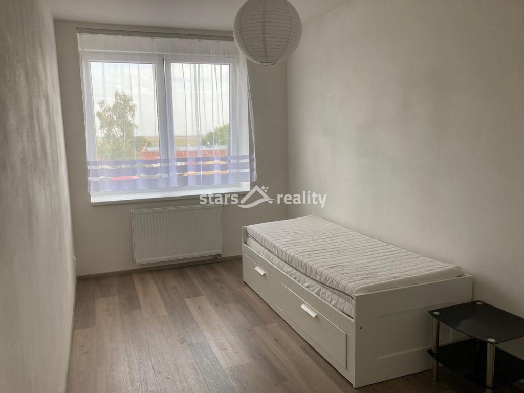 Pronájem bytu 2+kk s balkonem, v novostavbě v Milovicích