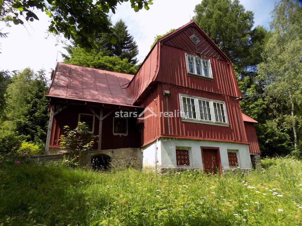 Prodej domu 4+1, pozemek 9523 m2, Desná III