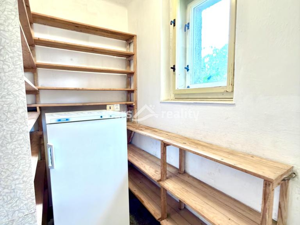 Prodej rodinného domu 4+1 se zahradou 870 m², Zlosyň, okres Mělník