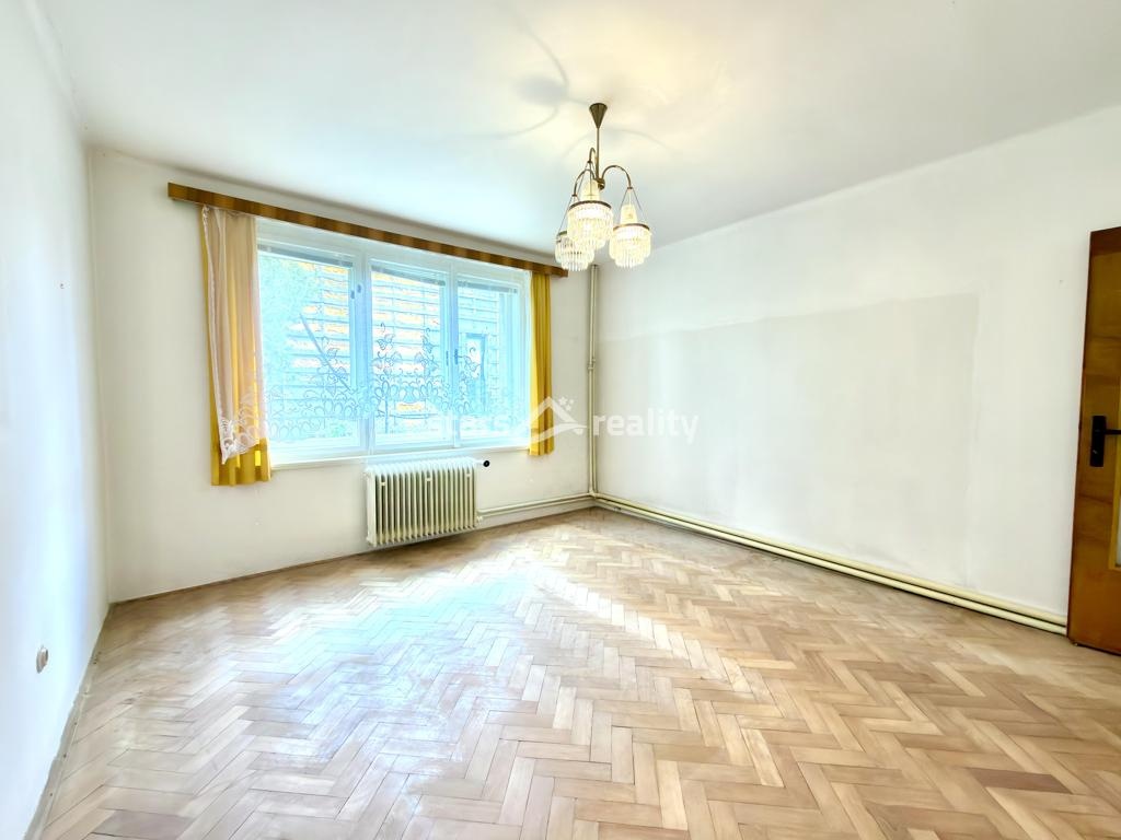 Prodej rodinného domu 4+1 se zahradou 870 m², Zlosyň, okres Mělník