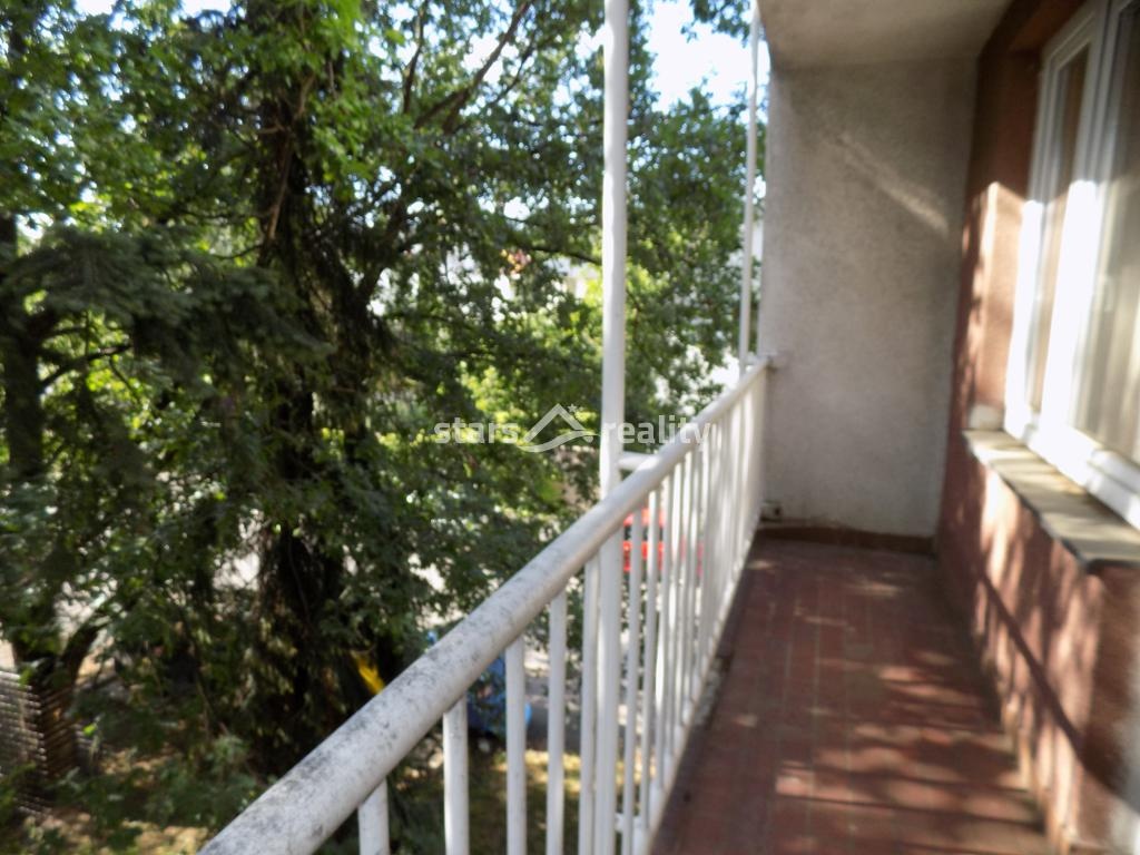 Prodej bytu 3+1/L, 61 m2, s garáží, Praha - Hostivař