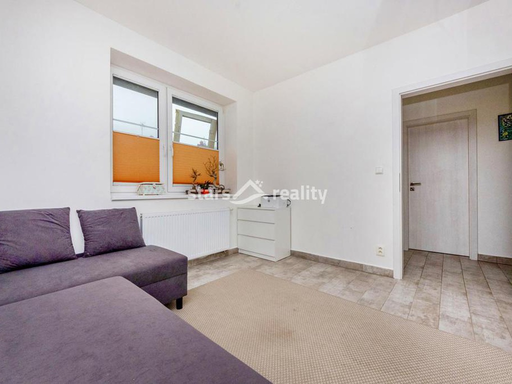 Prodej krajového RD 5+kk, pozemek 246 m2, Lomená - Veltrusy