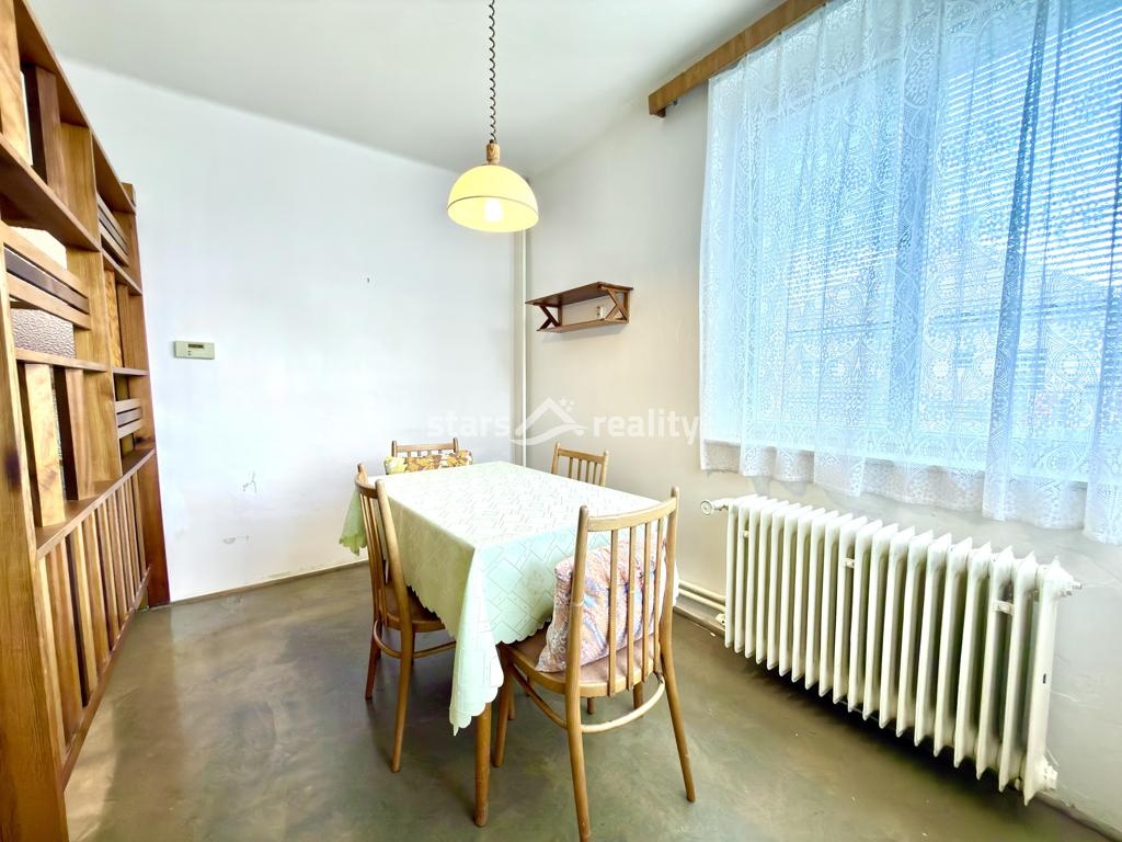 Prodej rodinného domu 4+1 se zahradou 870 m², Zlosyň, okres Mělník