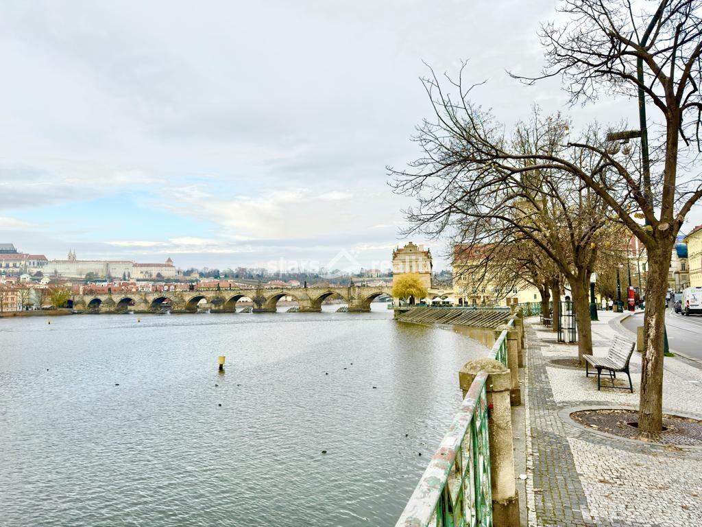 Prodej bytu 2+1, 30 m2, OV, Praha 1, ul. Smetanovo nábřeží