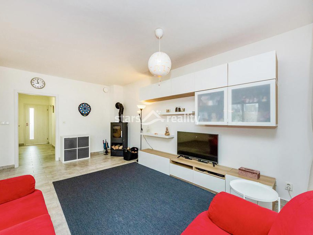 Prodej krajového RD 5+kk, pozemek 246 m2, Lomená - Veltrusy